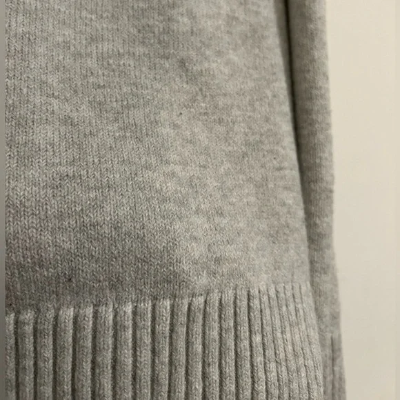 Banana Republic blue/grey stripe sweater — LIKE NEW - Picture 3 of 6